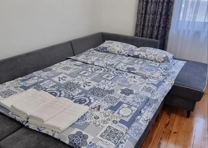 Apartment Slavyanska 11 *