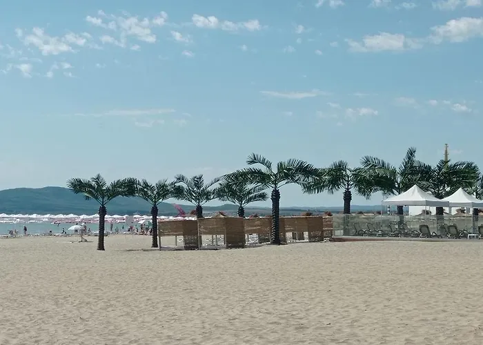 Apartment Slavyanska 11 *